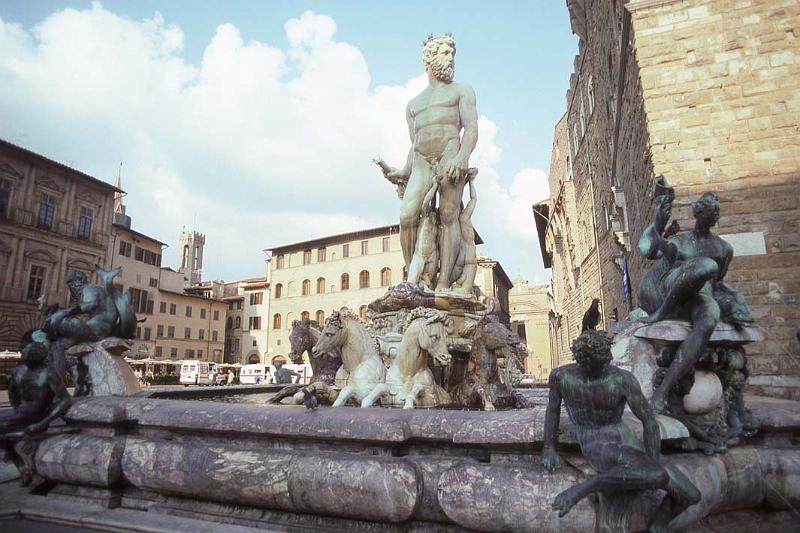 Italy 99 Florence Town Square Fountain.jpg